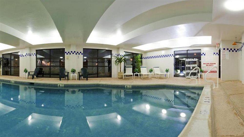 Holiday Inn Express Hotel & Suites Meadowlands Area By Ihg Carlstadt Exteriér fotografie