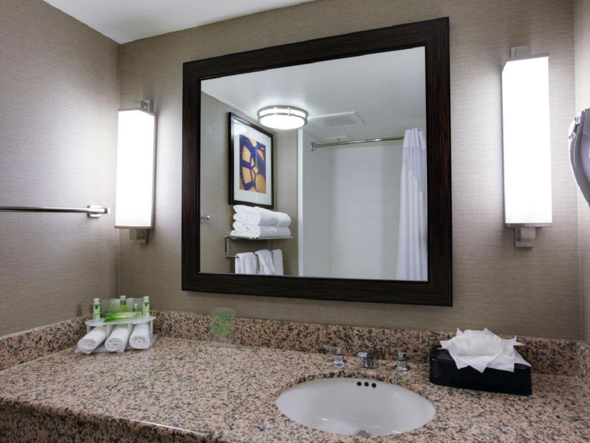 Holiday Inn Express Hotel & Suites Meadowlands Area By Ihg Carlstadt Exteriér fotografie